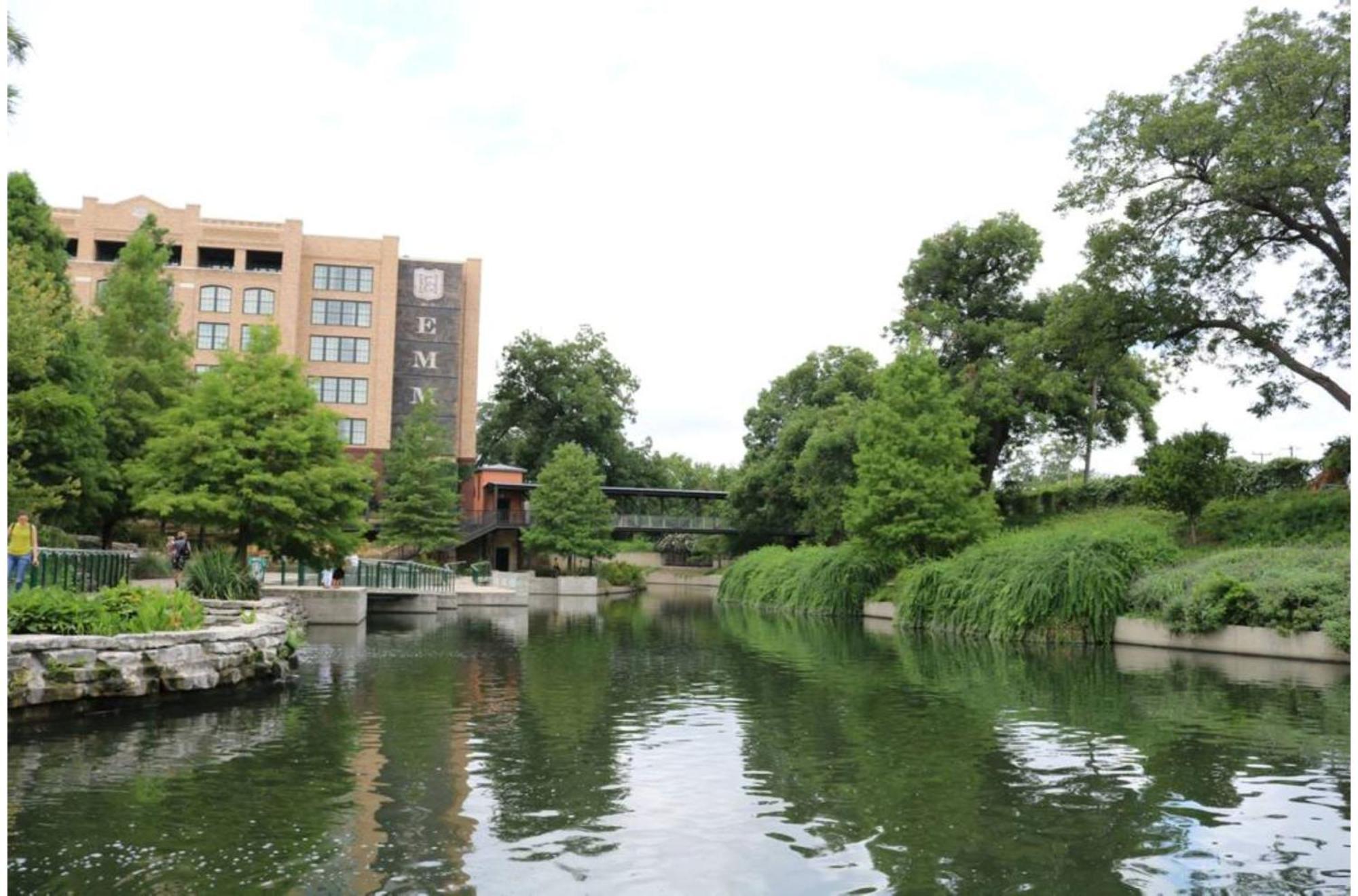 Heaven-sent Convenient 4br 3ba Near Downtown San Antonio